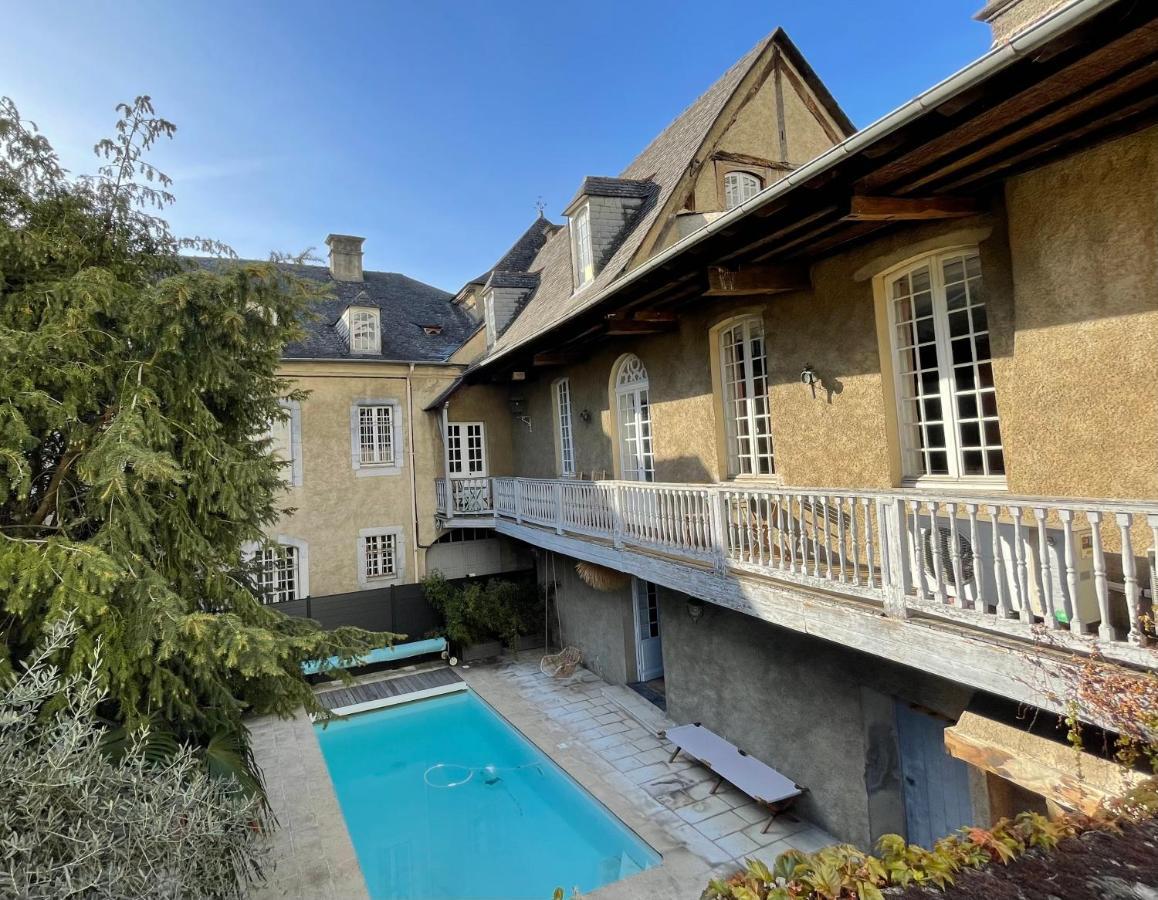 La Maison Aux Murs Anciens Et Ses Chambres Tarbes Exterior photo